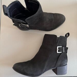 Vionic Sienna Waterproof Suede Buckle Booties | Size 6 | Black/Silver | in Box